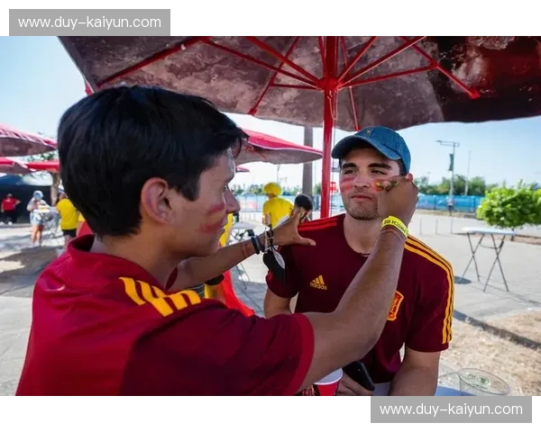绿茵场上的冰与火之歌:回望西班牙与俄罗斯的史诗对决,谁才是真正的执棋者?